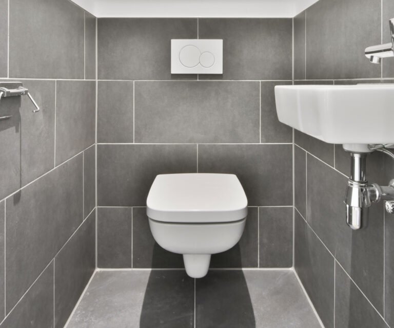 Bidet suspendu 2026 : guide installation et 5 avantages