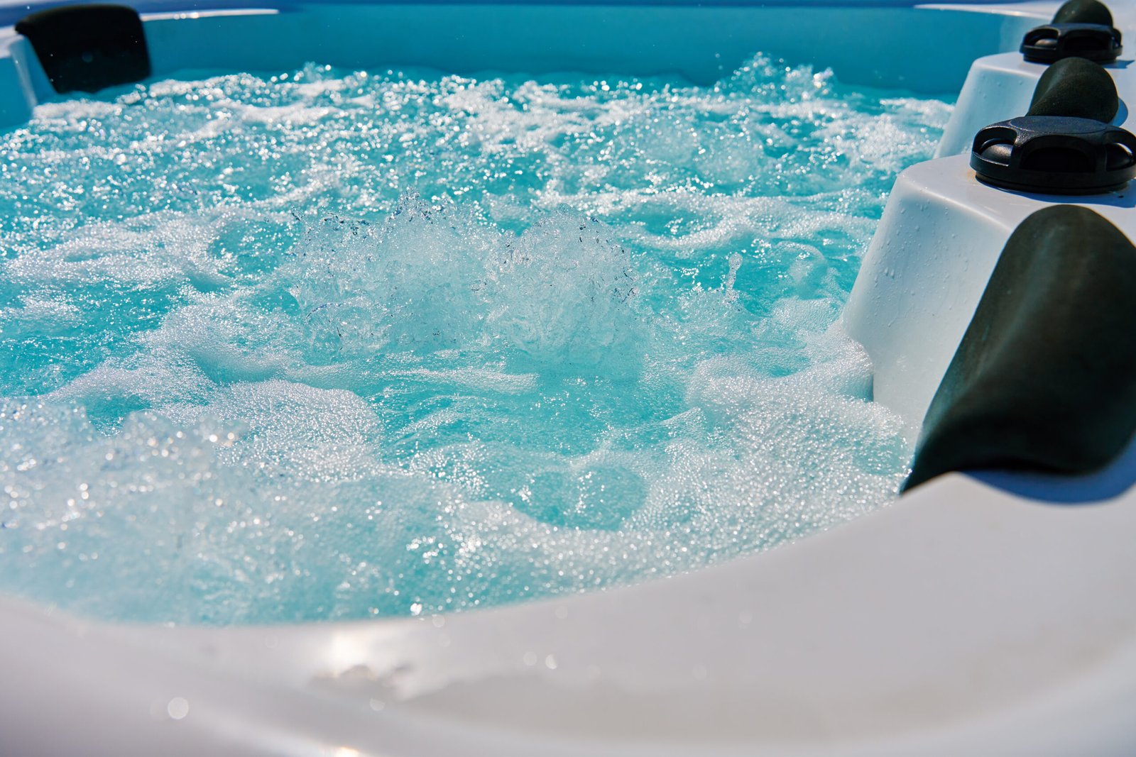 Filtre jacuzzi : fréquence de nettoyage et remplacement