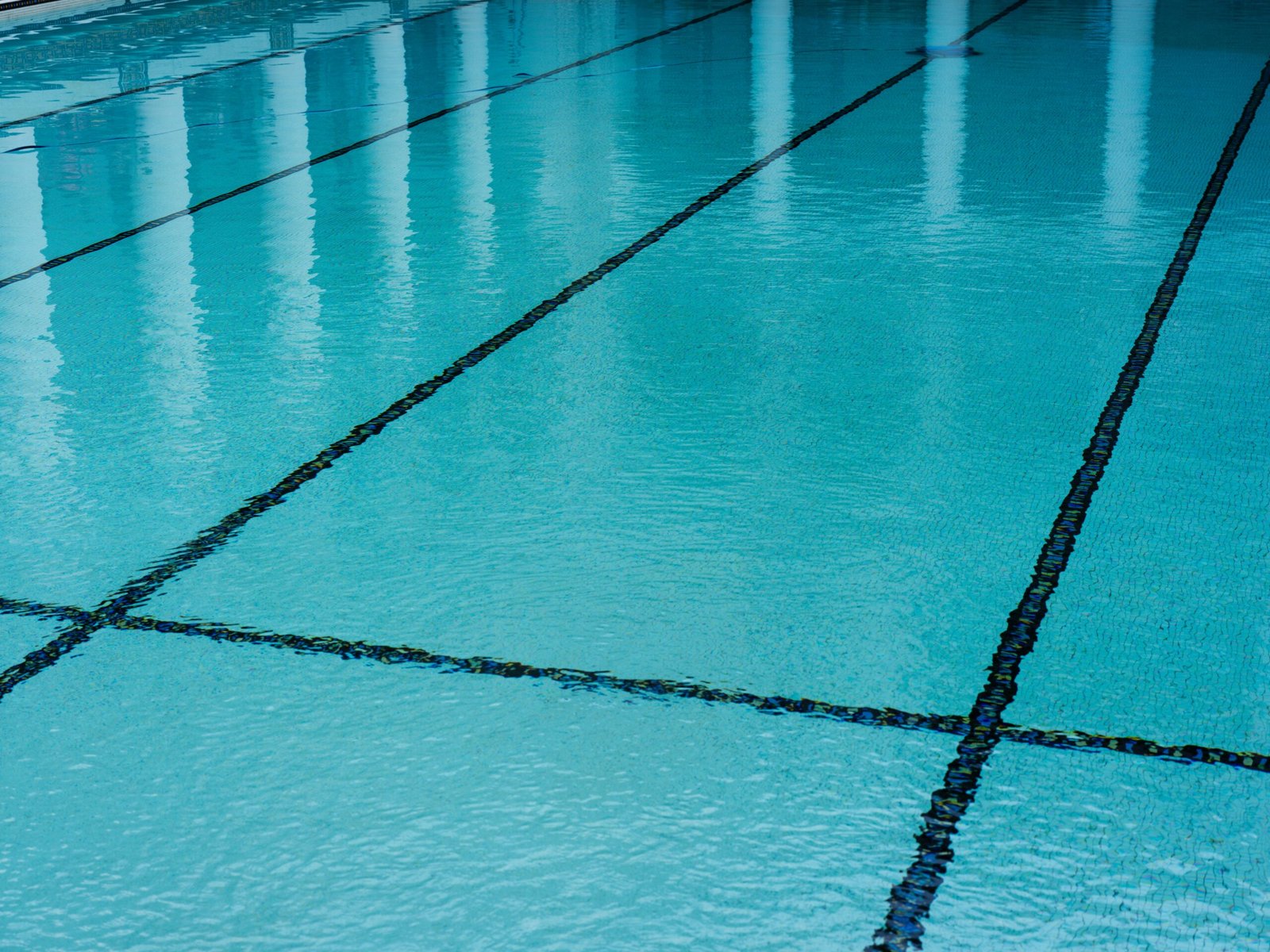 Pompe doseuse piscine : injecter les produits chimiques automatiquement