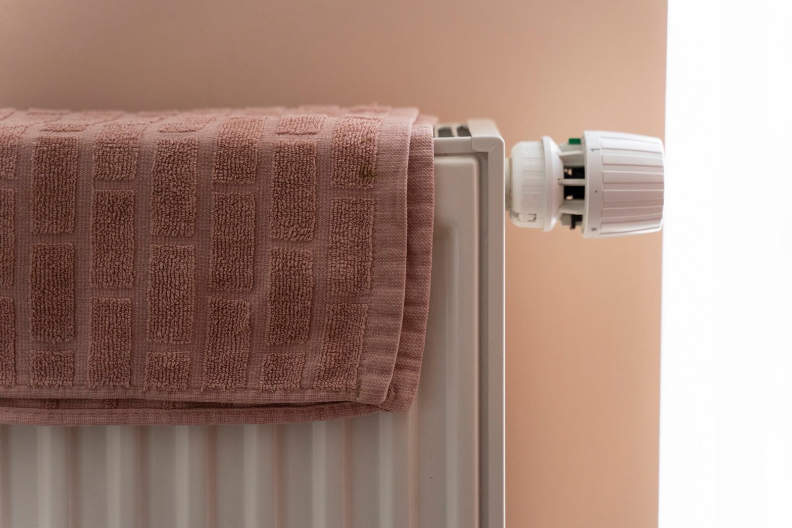 Robinet thermostatique radiateur : régler la chaleur pièce par pièce