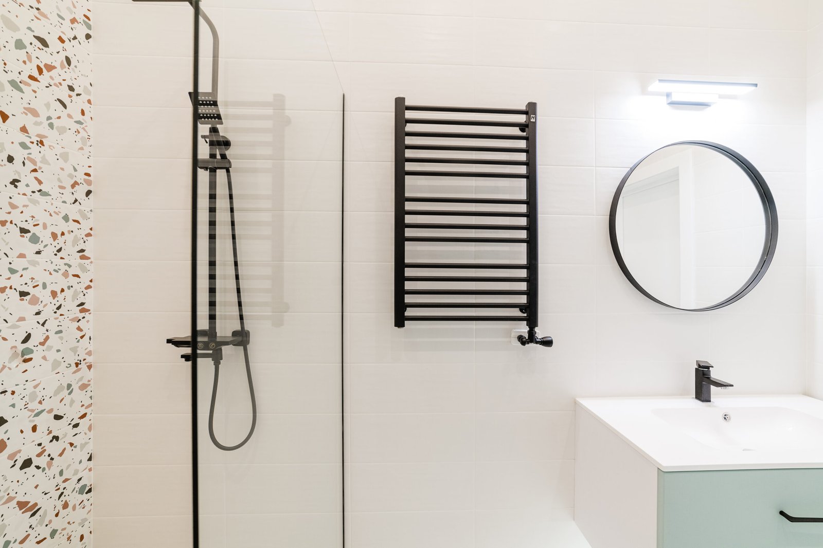 Sèche-serviettes électrique : quel modèle choisir pour votre salle de bain ?