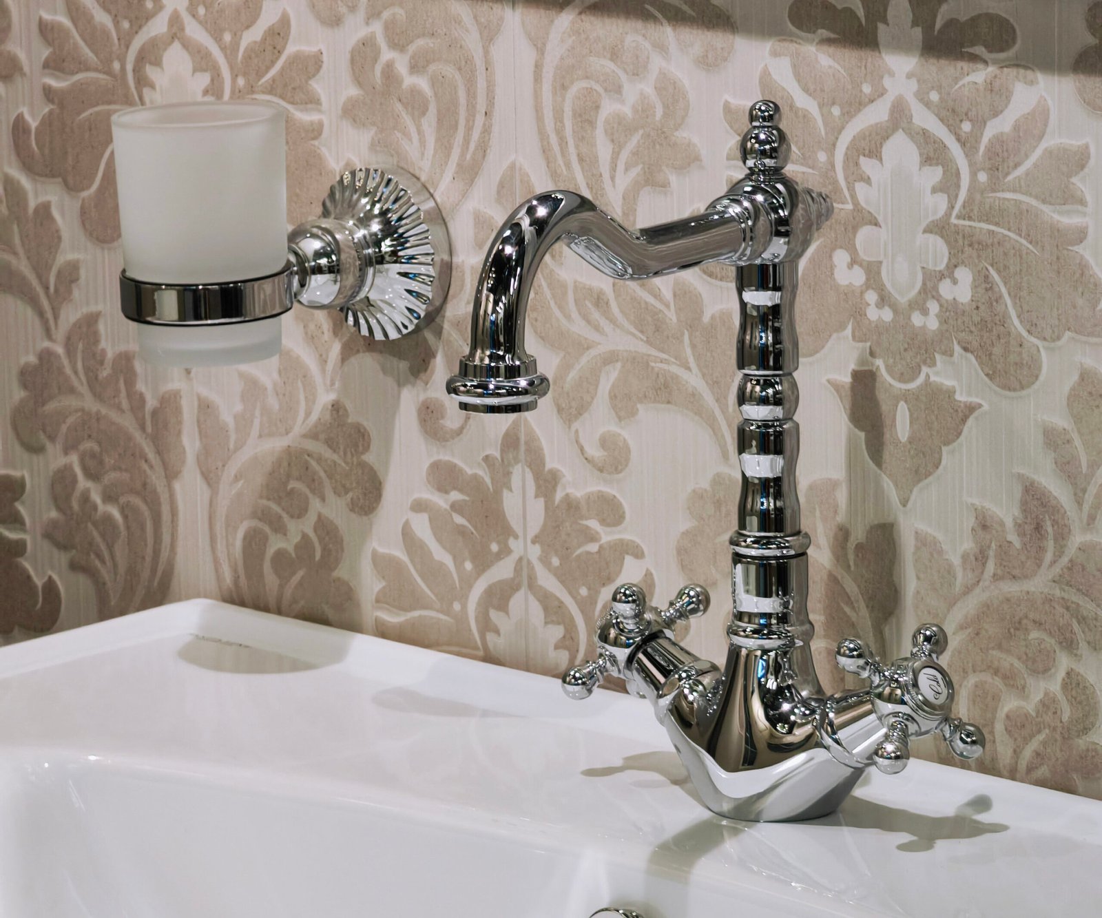 Mélangeur lavabo vintage : tendances rétro et conseils d'achat