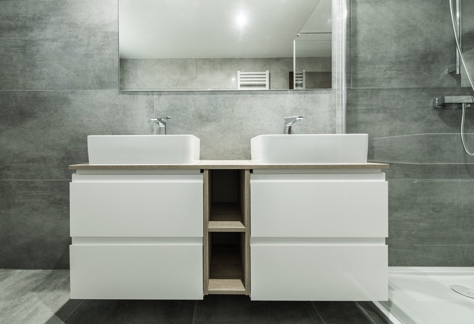 Meuble vasque double : comment aménager une salle de bain pour deux ?