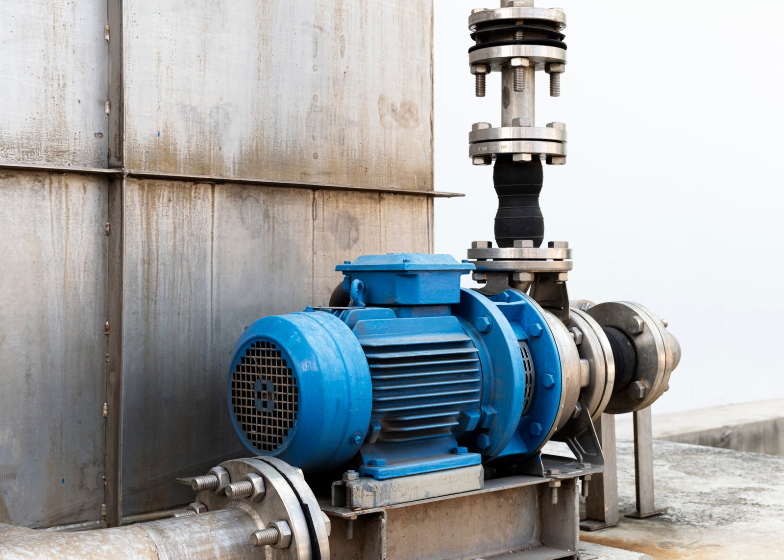 Pompe centrifuge : guide complet des applications domestiques et industrielles