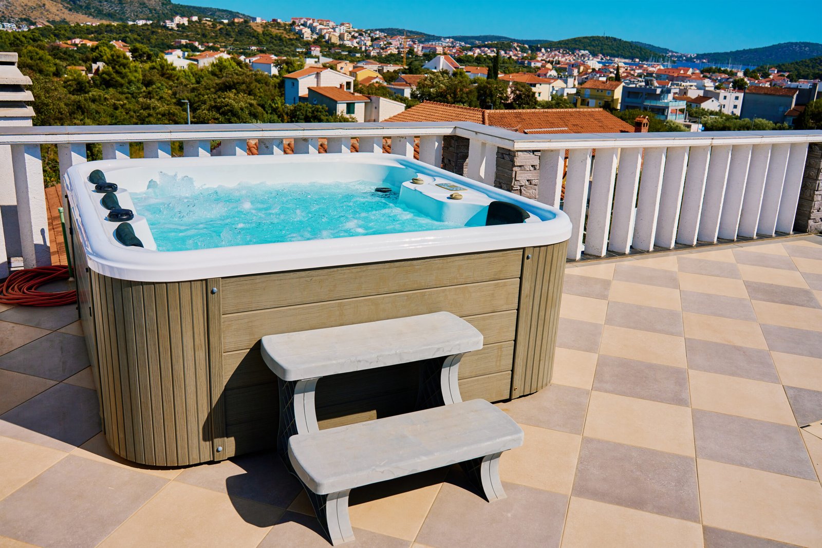 Couverture thermique jacuzzi : réduire consommation et évaporation