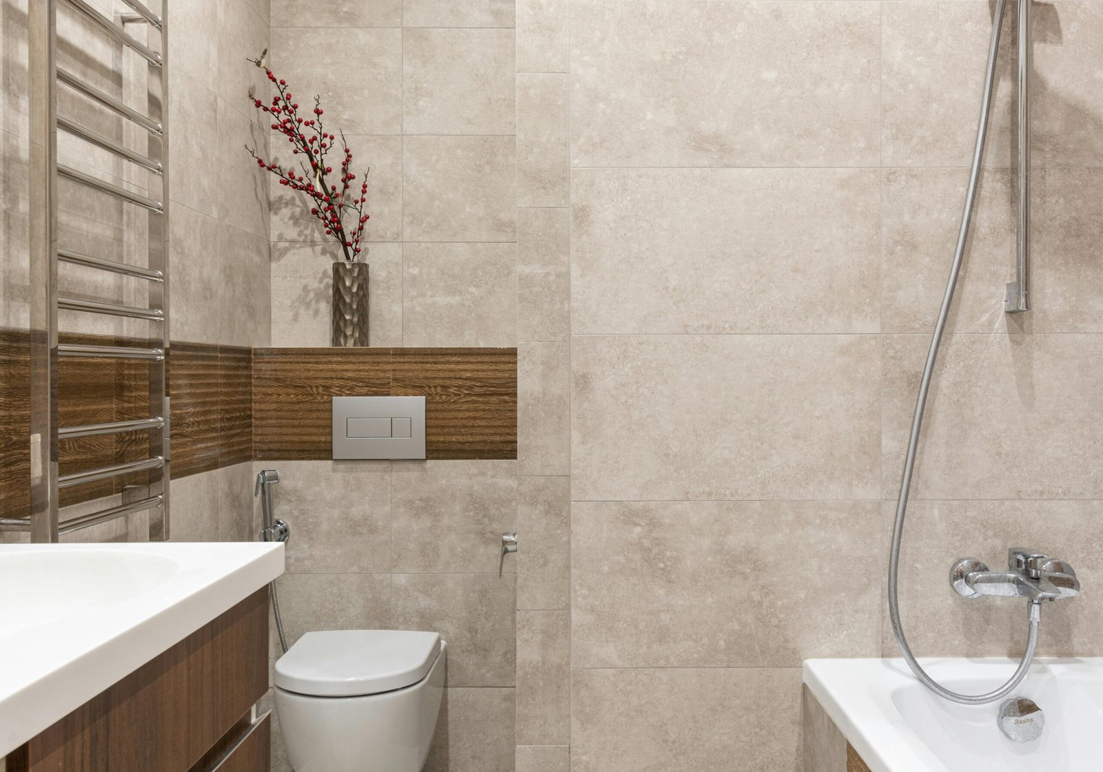 Plaque de commande WC : comment la choisir et l'installer ?